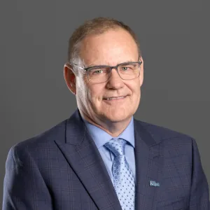 Photo of Seth MacNaughton