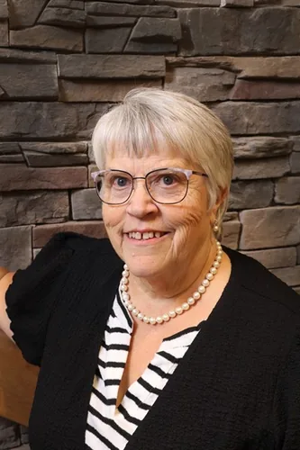 Photo of Brenda Dennis