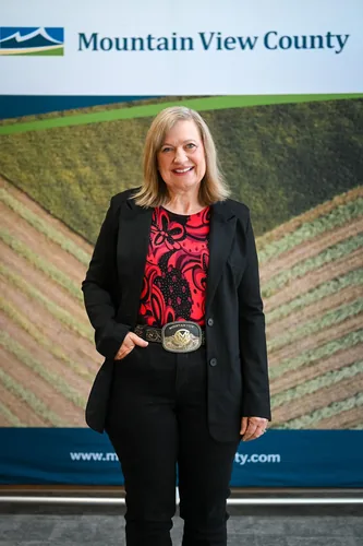 Photo of Jennifer Lutz
