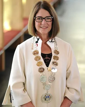 Photo of Linda Buchanan
