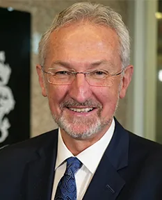 Photo of Leonard Krog