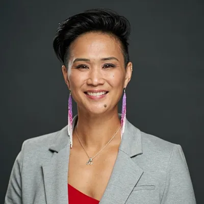 Photo of Vivian Santos