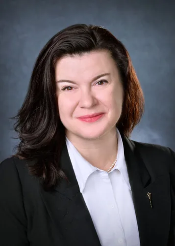 Photo of Sally Housser