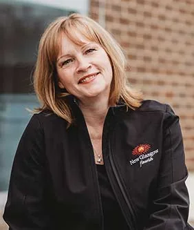 Photo of Dawn Peters