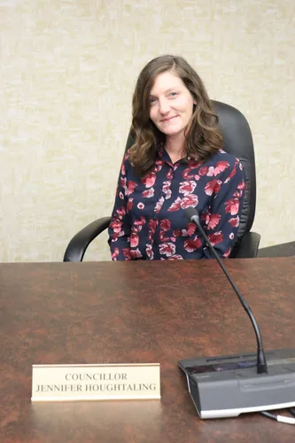 Photo of Jennifer Houghtaling