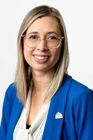 Photo of Amanda Dowhy