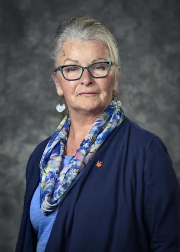 Photo of Linda Van Alphen
