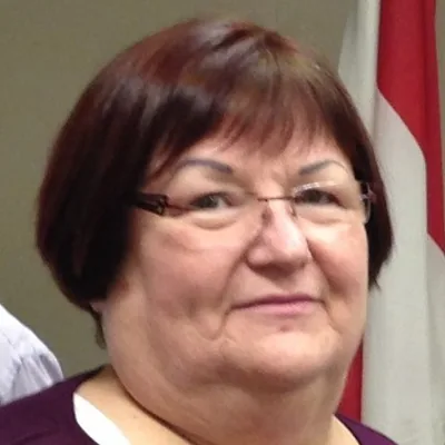 Photo of Linda Dolen