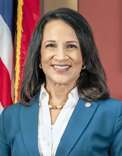 Photo of Lisa Demuth