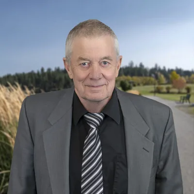 Photo of Lawrence Hart