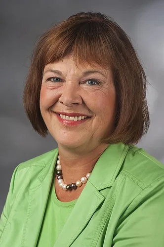 Photo of Bettina Hagedorn