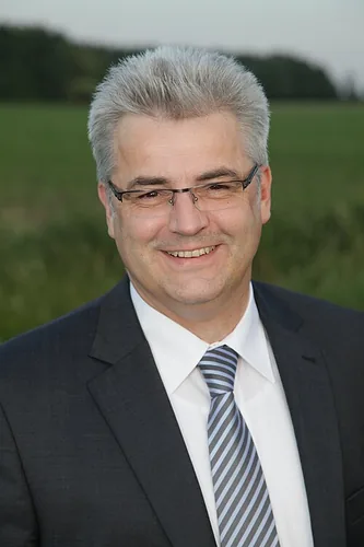 Photo of Axel Knoerig