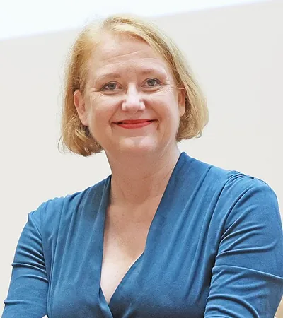 Photo of Lisa Paus