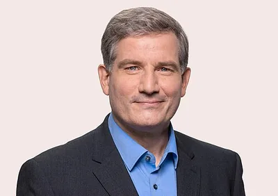 Photo of Metin Hakverdi