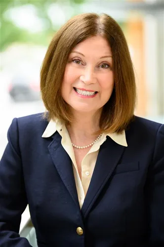 Photo of Lynne Block