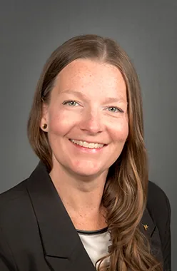 Photo of Tracy Schmidt